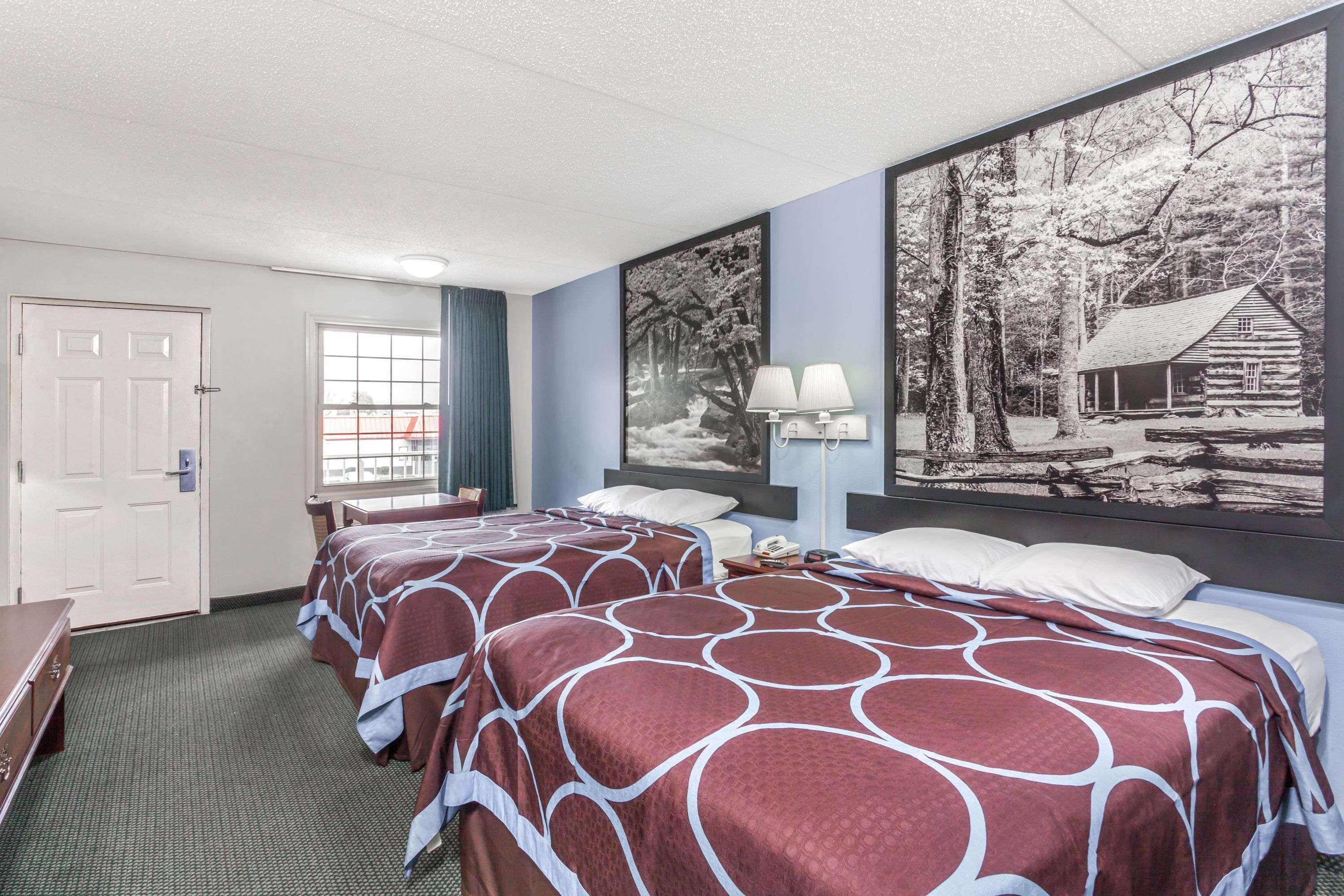 Hotel Super 8 By Wyndham Kingston Extérieur photo