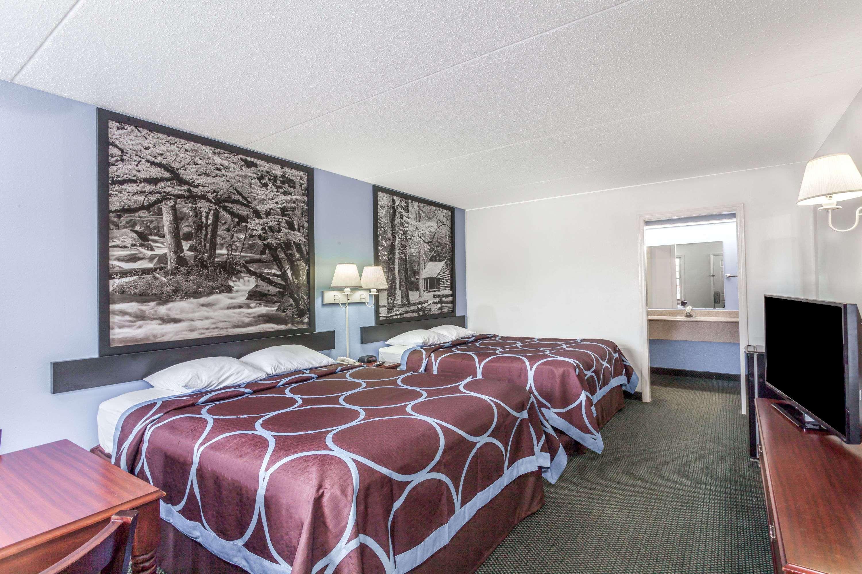 Hotel Super 8 By Wyndham Kingston Extérieur photo