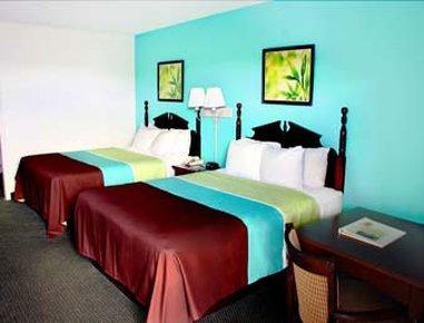 Hotel Super 8 By Wyndham Kingston Extérieur photo